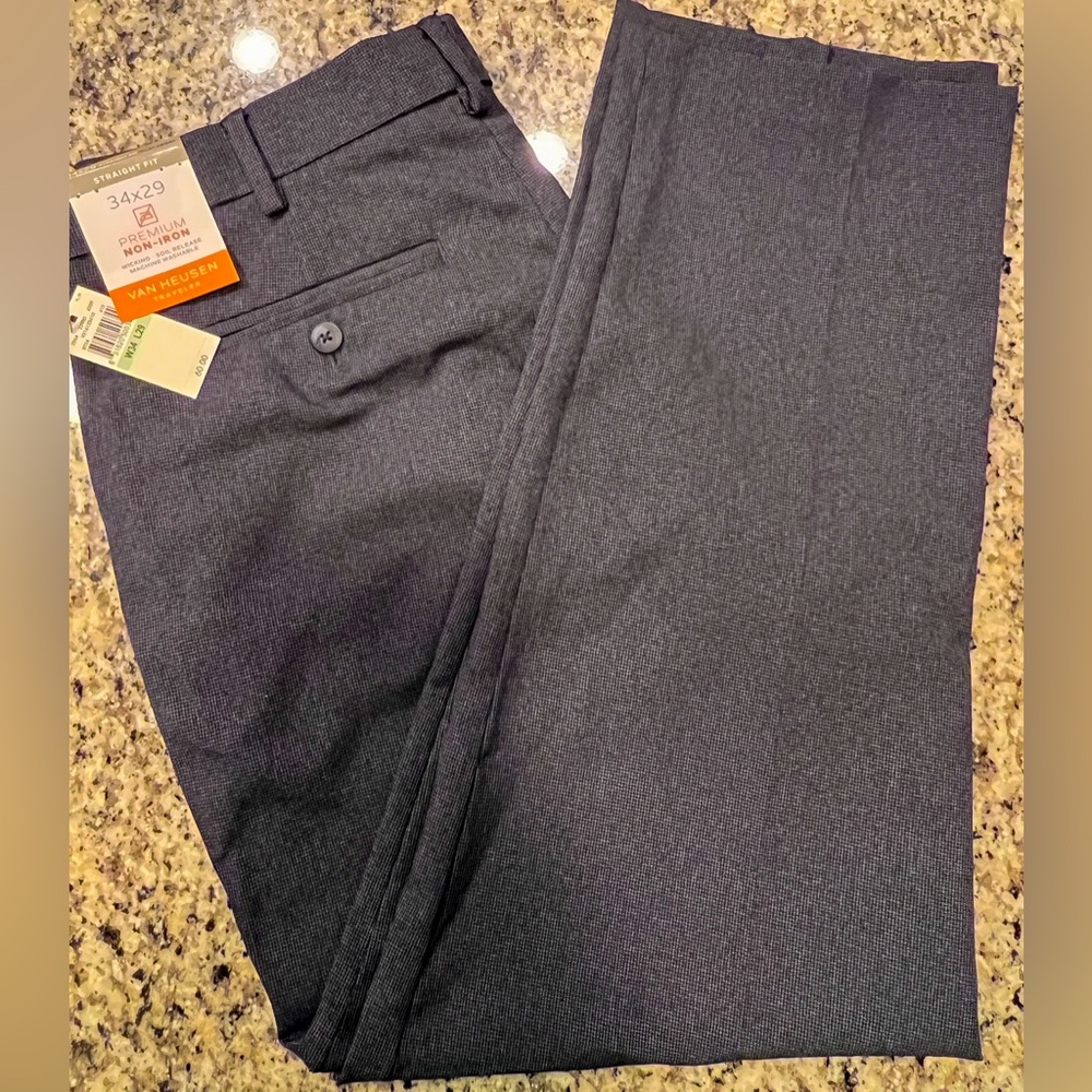 Men’s VanHeusen Traveler Dress Pants - Sz 34x29